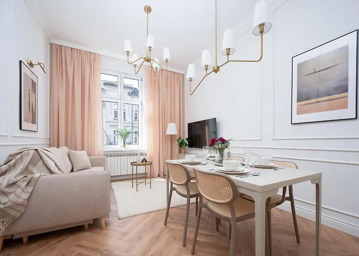 Discover Krakow s - 3 Rakowicka St - Classic s Near Main Station - Netflix
